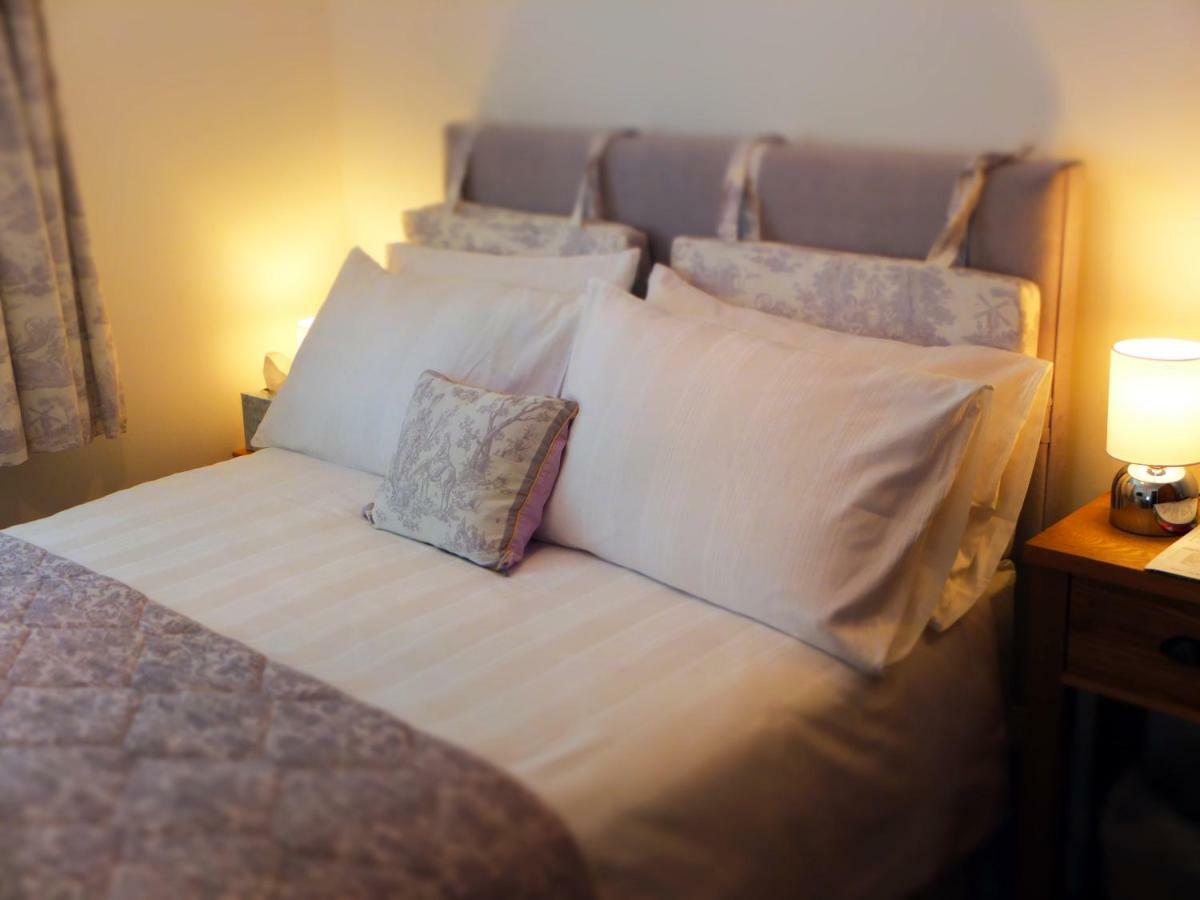 Bradley'S Bed & Breakfast Страбан Екстериор снимка